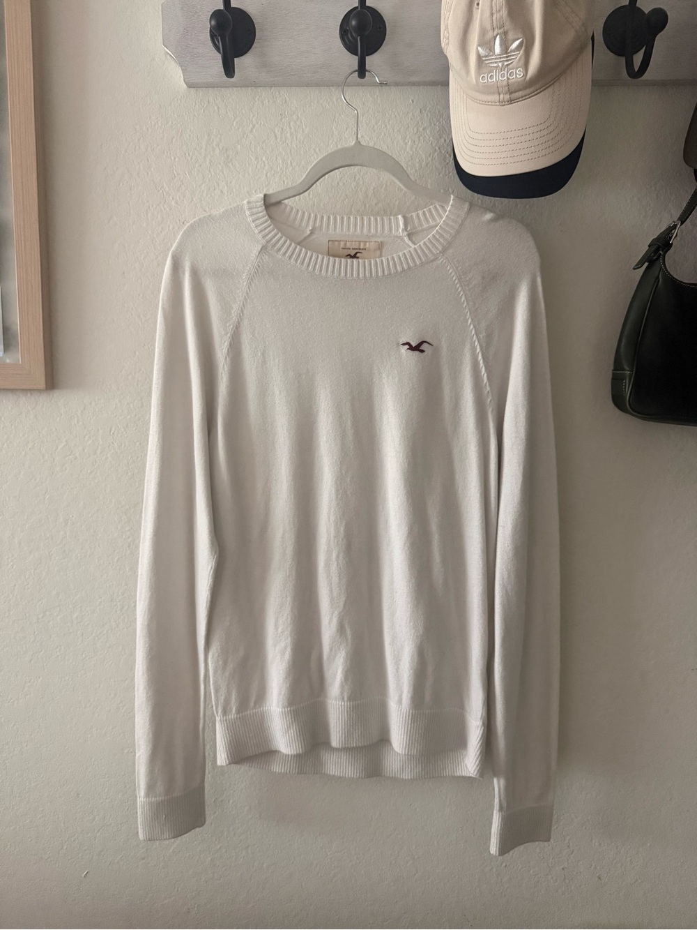 Hollister Men’s Crewneck Sweater - White with Red Logo